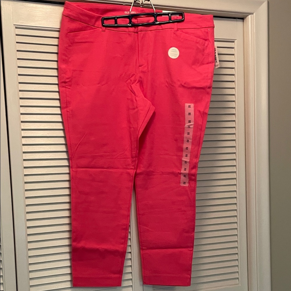 Old Navy Bright Pink Women's Mid-Rise Capris, Size 18